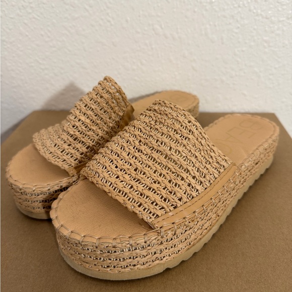 Del Mar Tan Platform Slide Sandal 
BEACH BY MATISSE - Picture 4 of 7